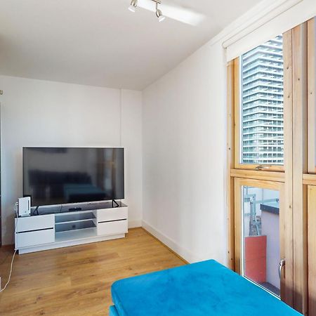 Apartament Stylish 2Bed Penthouse With Private Roof Top Terrace In Canary Wharf Londyn Zewnętrze zdjęcie