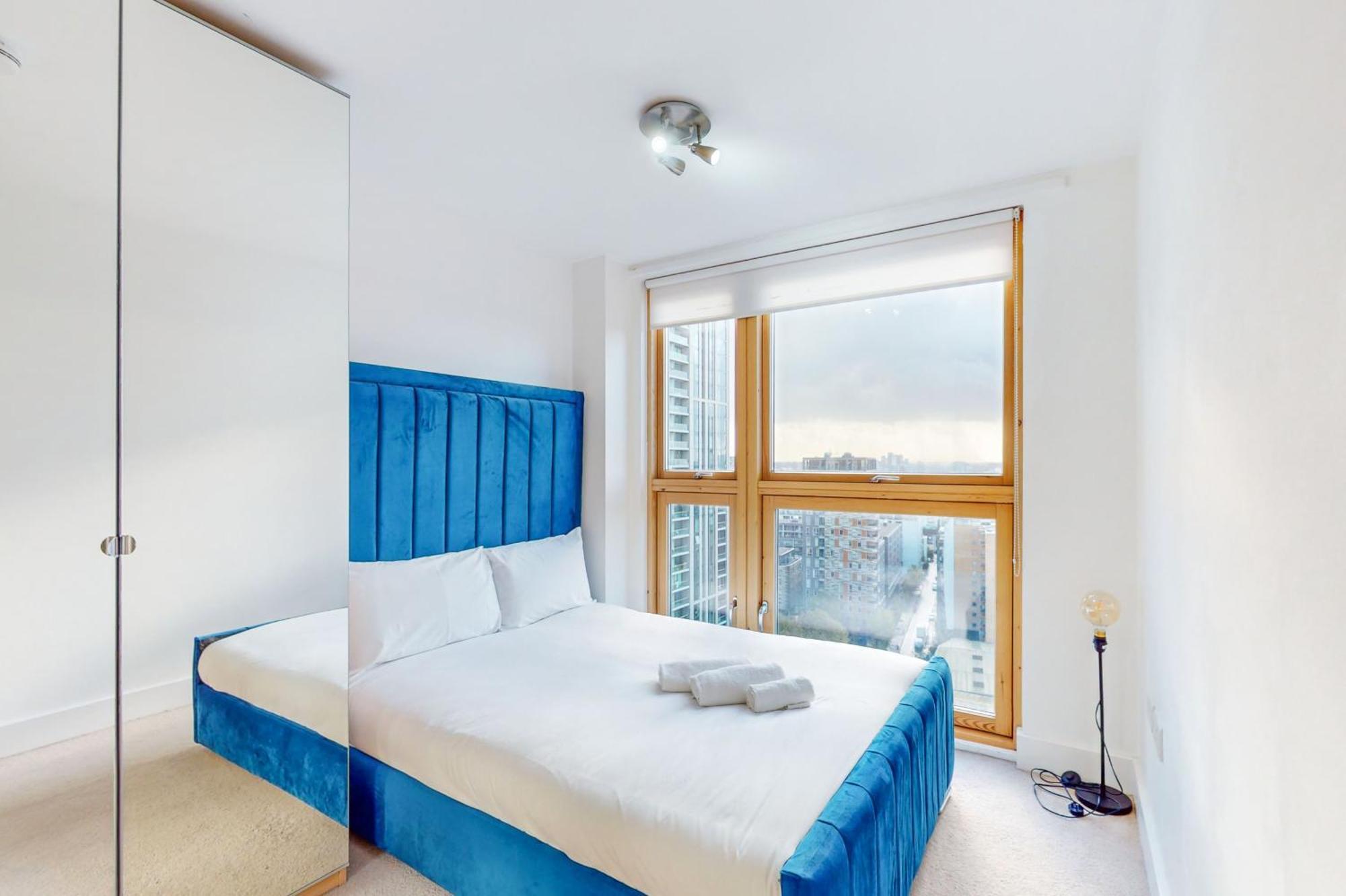 Apartament Stylish 2Bed Penthouse With Private Roof Top Terrace In Canary Wharf Londyn Zewnętrze zdjęcie