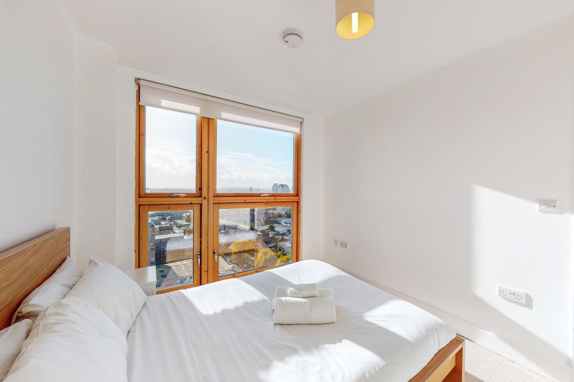 Apartament Stylish 2Bed Penthouse With Private Roof Top Terrace In Canary Wharf Londyn Zewnętrze zdjęcie